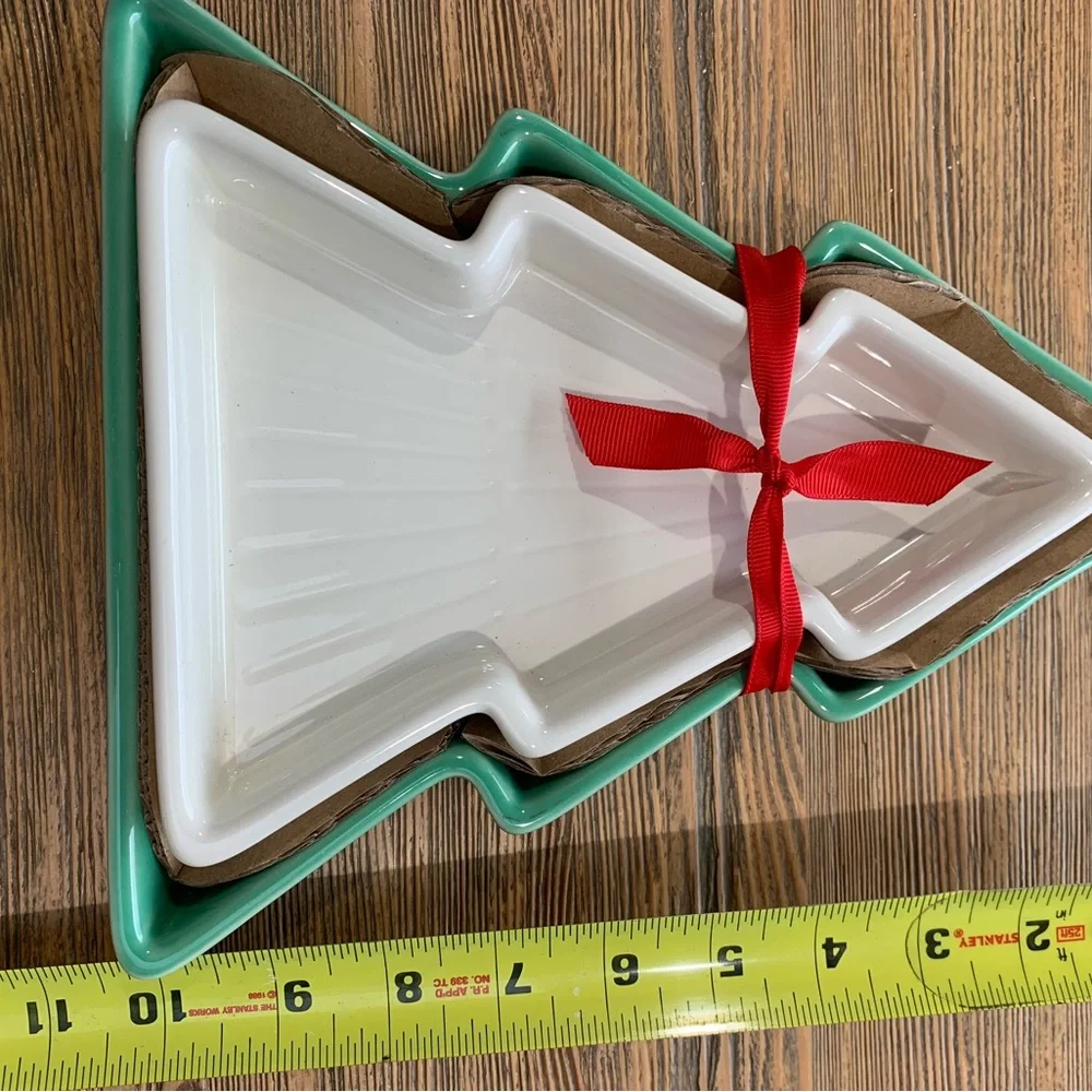 Hallmark Christmas Tree Serveware Set - Green and White